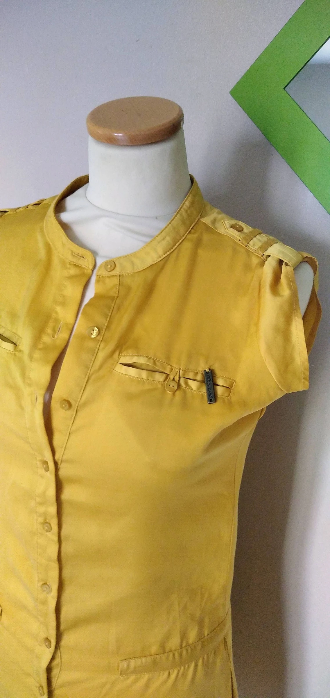 Adorável robe de botões amarelo dourado tamanho XS_34 – photo 2